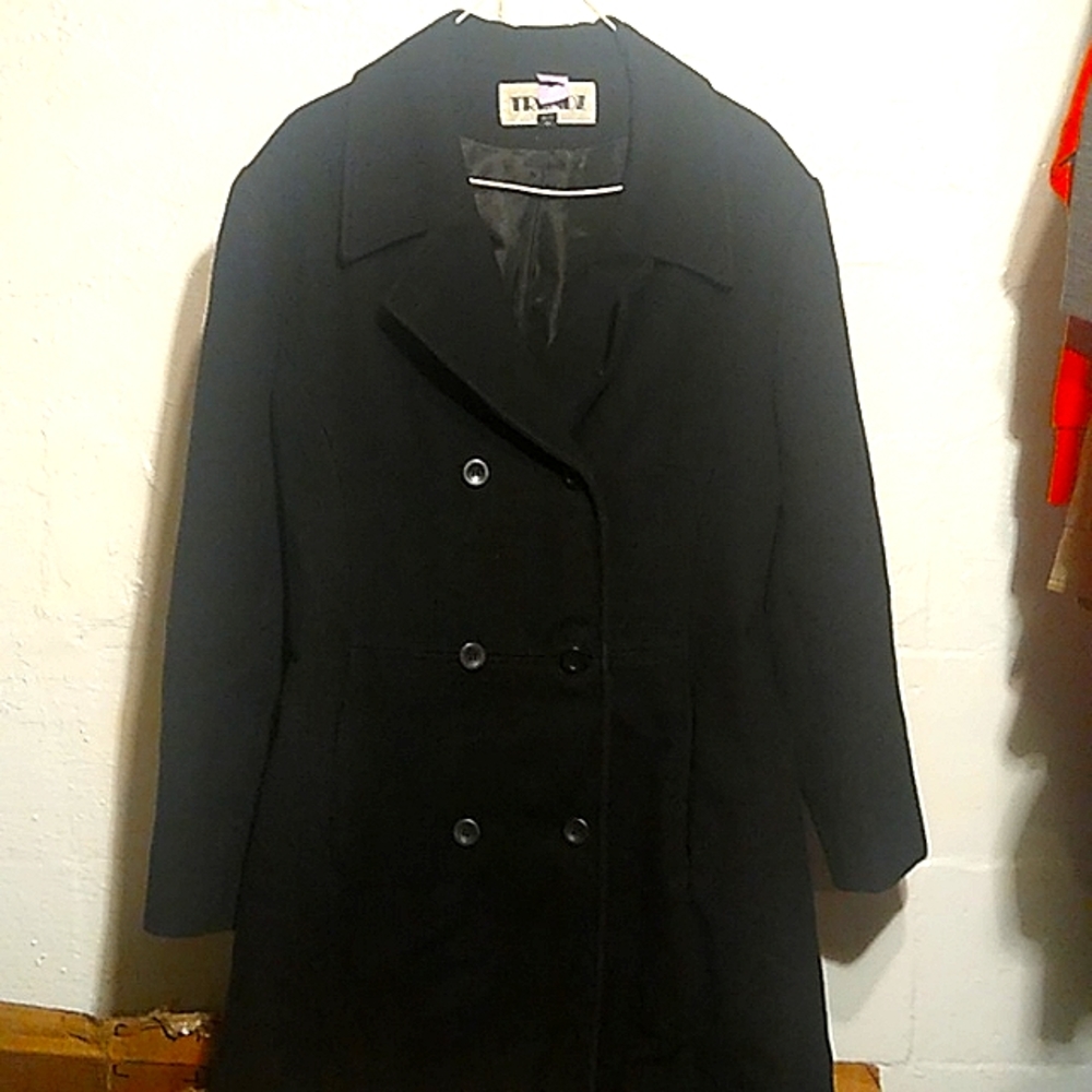 Trendz trench coat black long sleeve 6 buttons n front three to close coat l xl
